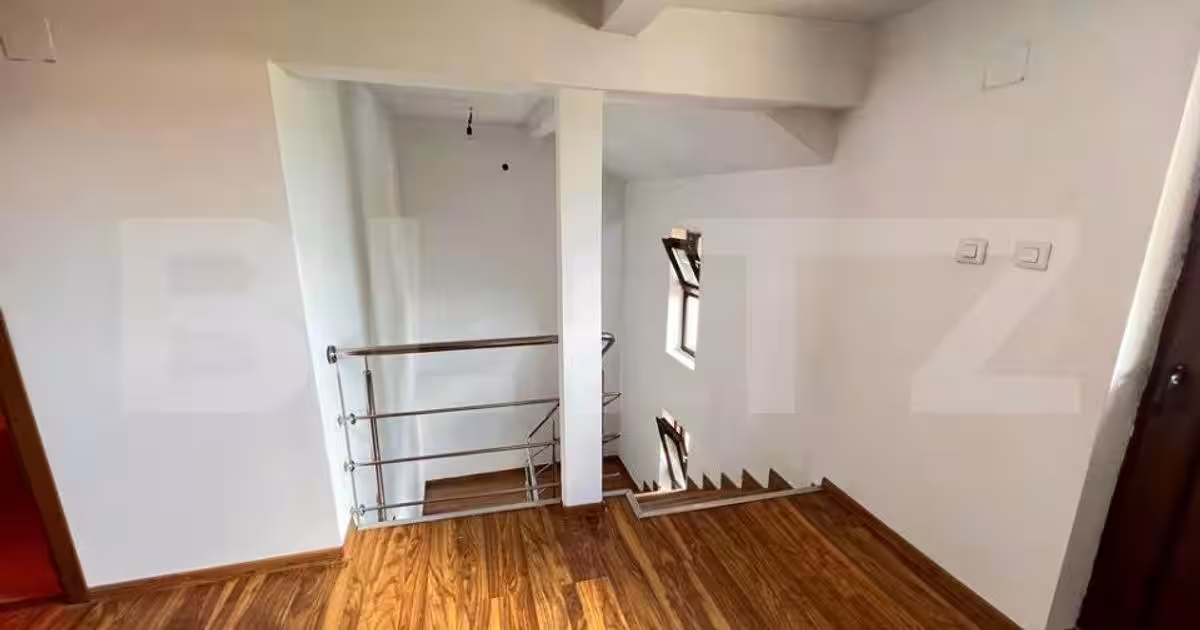Casa in oras 4 camere, 137 mp, 240 mp teren,  Mircea-Galata