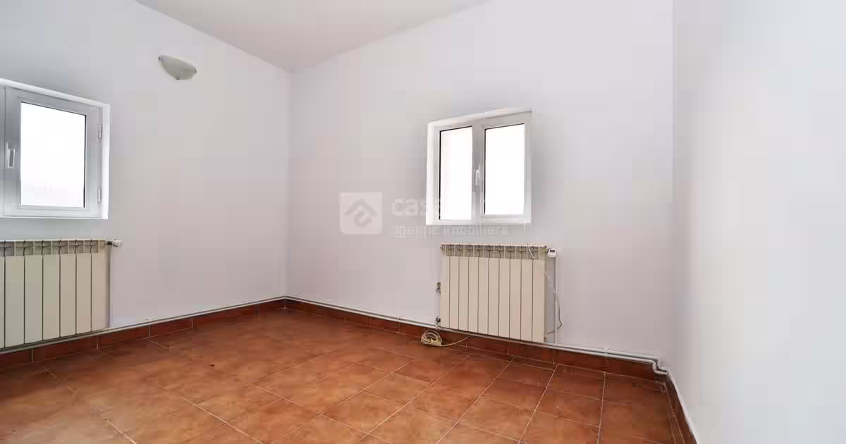 Aroneanu - Sorogari, proprietate excelent pozitionata, de vanzare