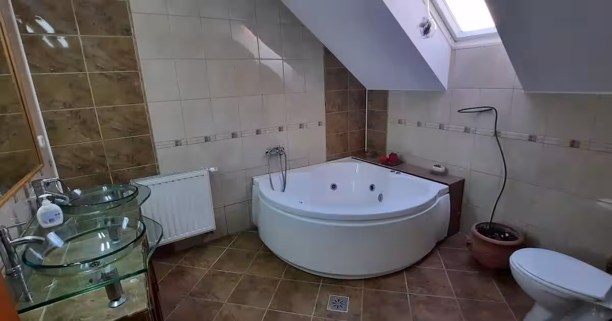 De vanzare casa cu 6 camere, Livezeni, Cartierul Orizontului