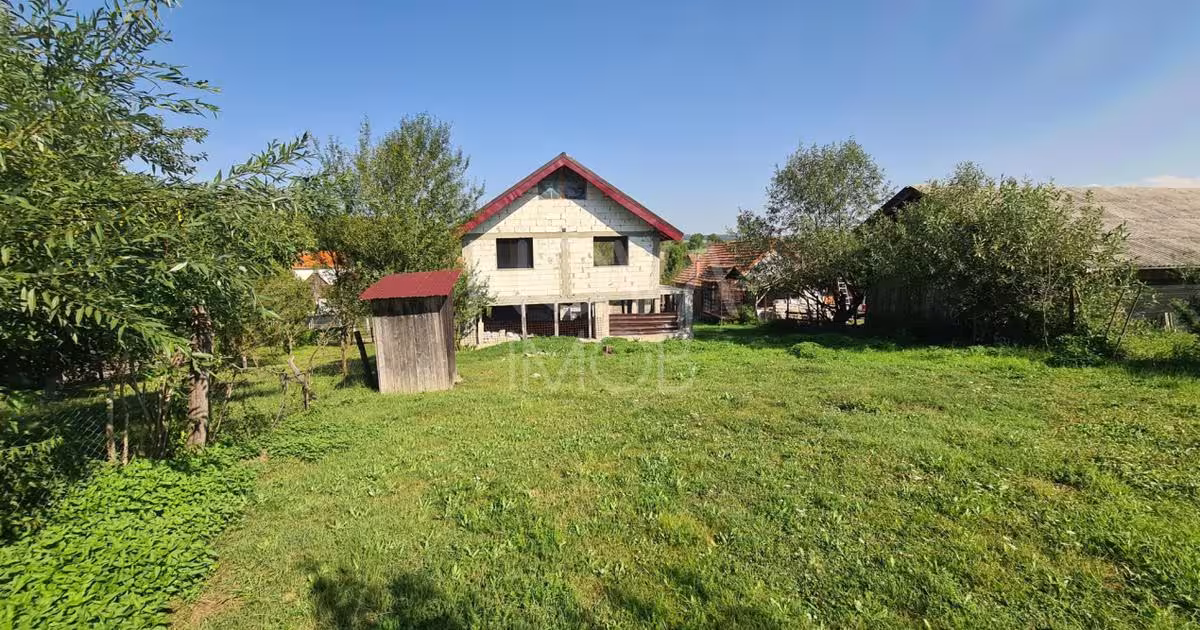 Casă individuală 90 mp cu 3 camere în Marpod