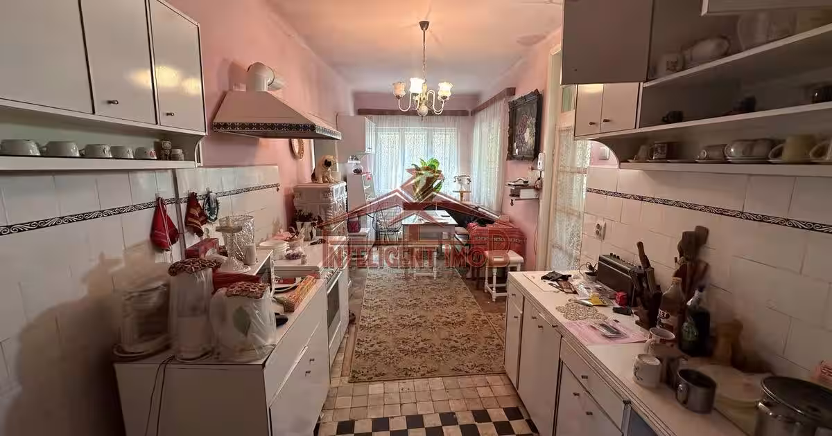 Casă individuală 89 mp cu 3 camere în zona Central, Mediaș