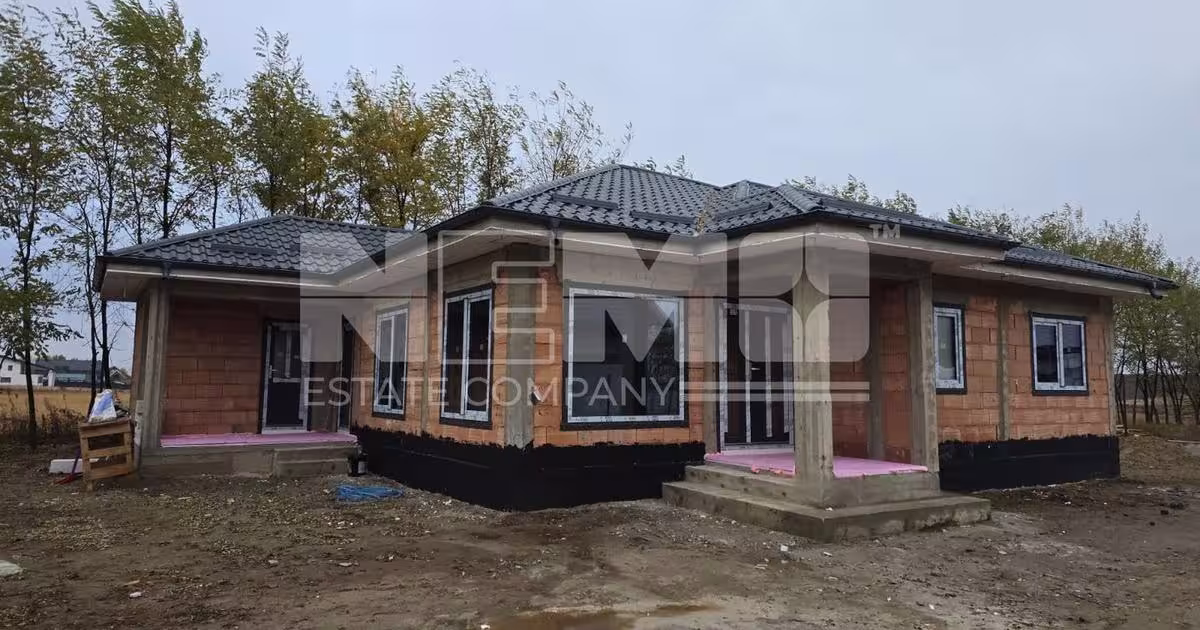 Casă individuală 110 mp cu 4 camere în Moara Nica