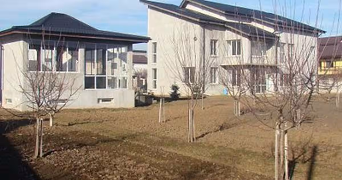 Vand vila multifunctionala finalizata la gri  in comuna Mogosoaia,