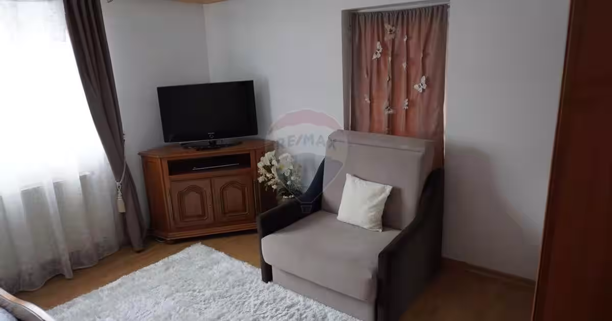 Casă individuală 230 mp cu 5 camere în Moisei