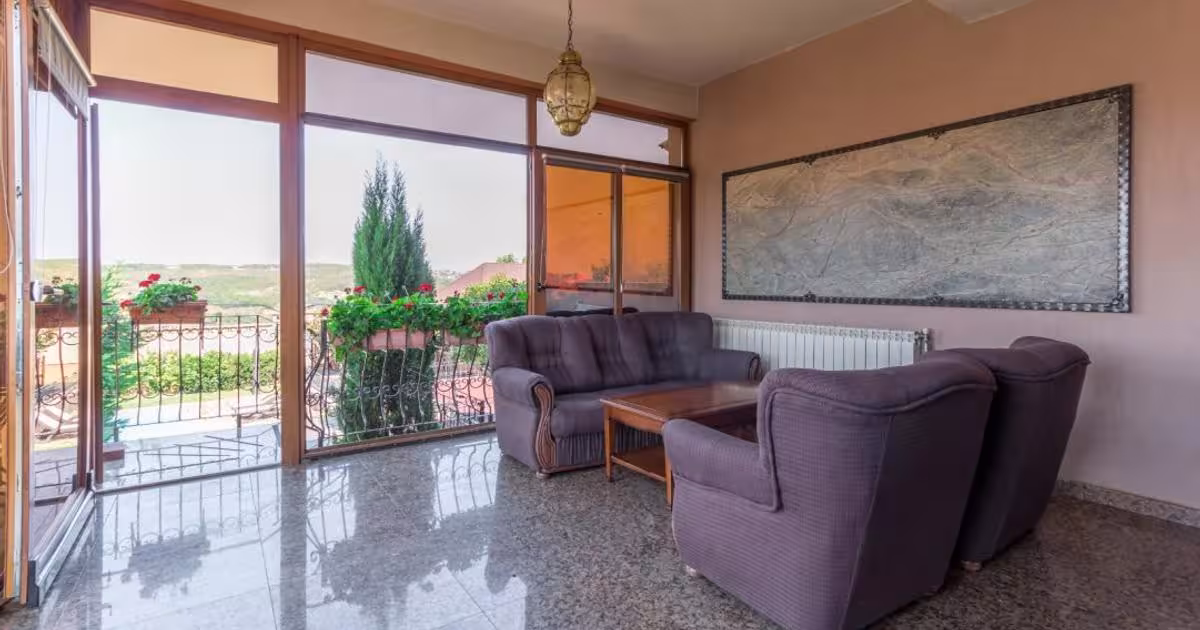 Casă individuală 417 mp cu 10 camere în zona Dealuri Oradea, Oradea
