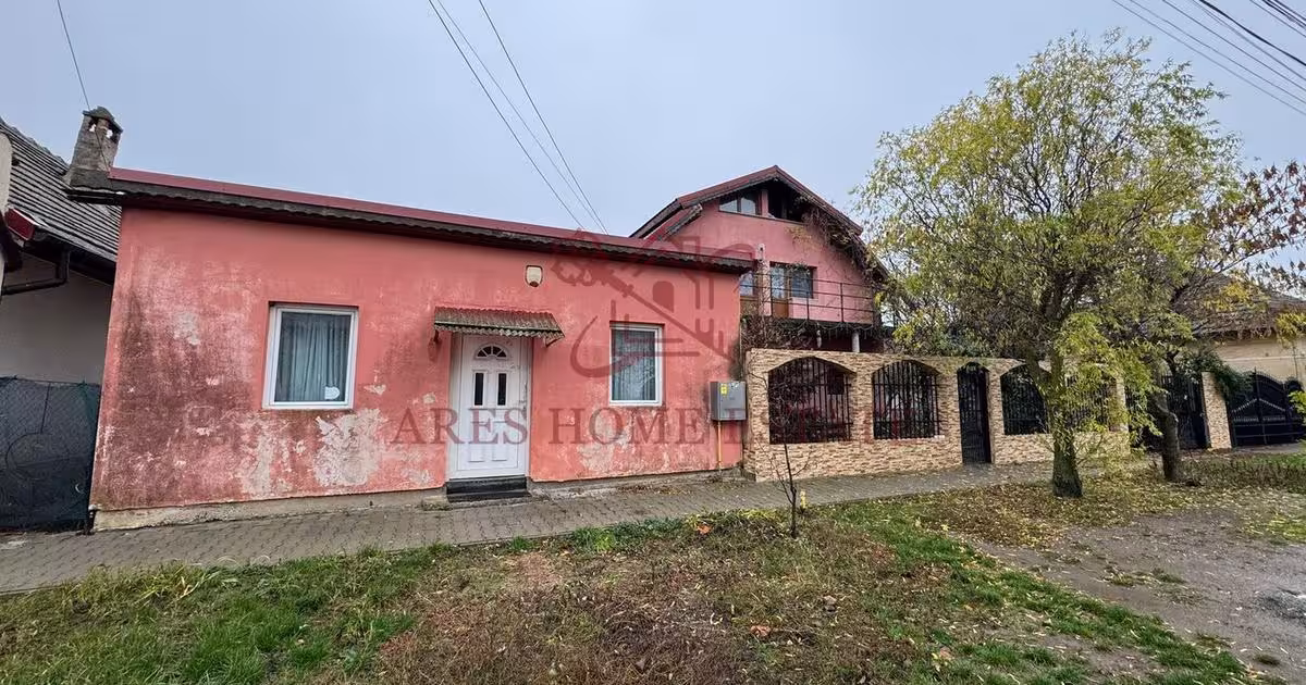 Casă individuală cu 7 camere în Orțișoara