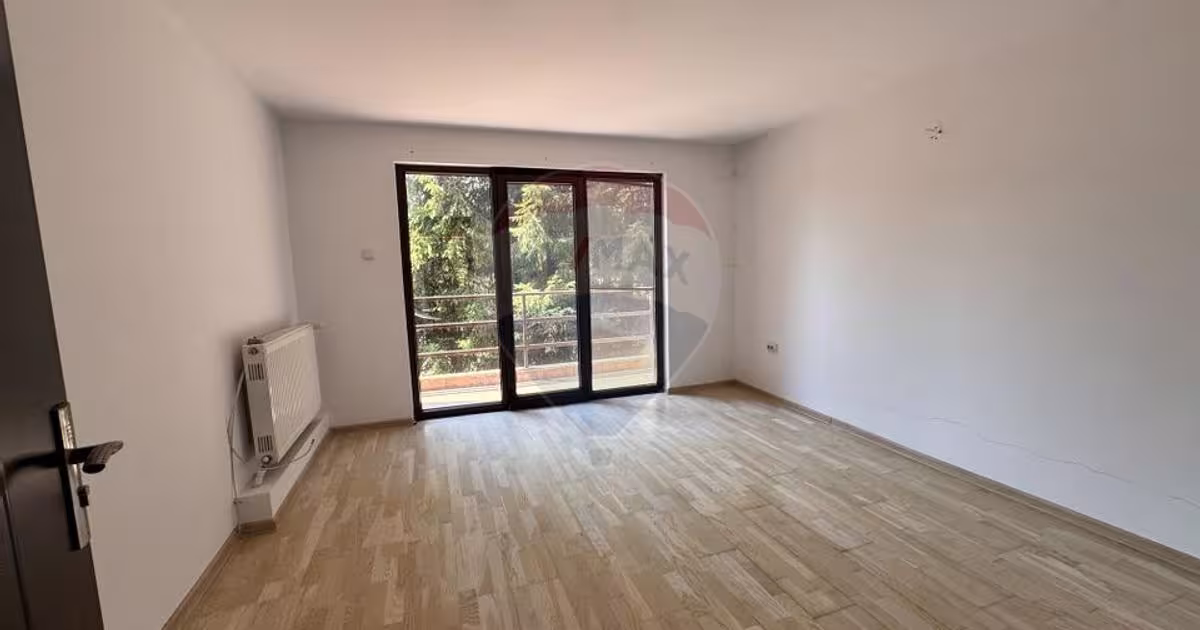 Casă individuală cu 4 camere în Păltinoasa