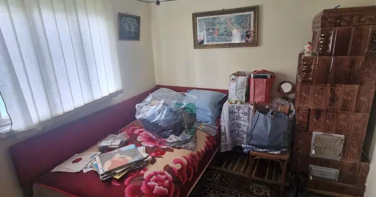Sat Pantazi se vinde casa an 1960 cu teren 940 mp pret 67000 euro negociabil.