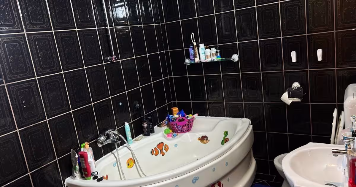Casă individuală 280 mp cu 5 camere în zona Central, Pantelimon