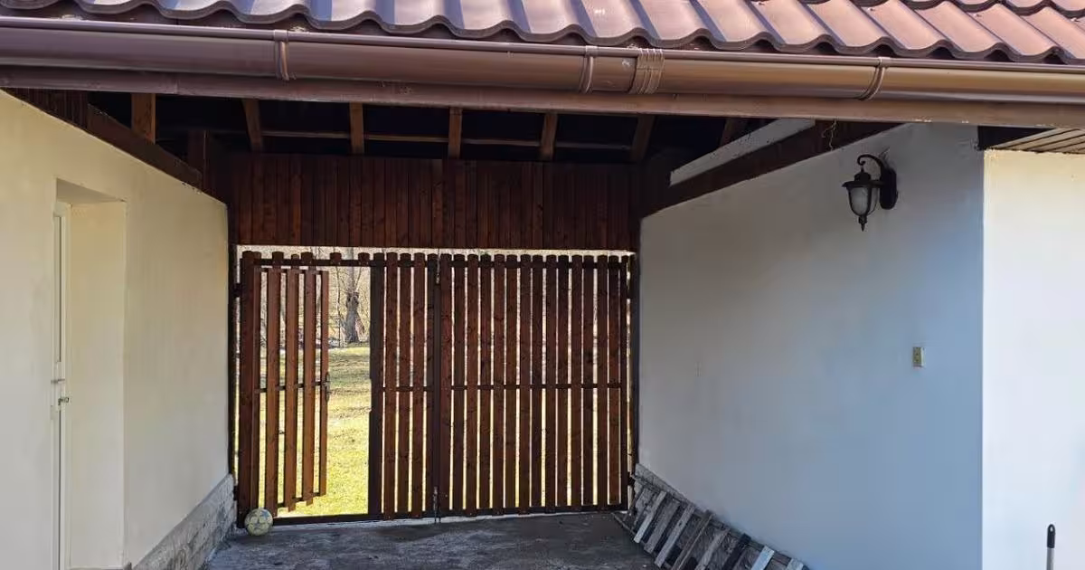 Casă individuală 150 mp cu 5 camere în Peșteana