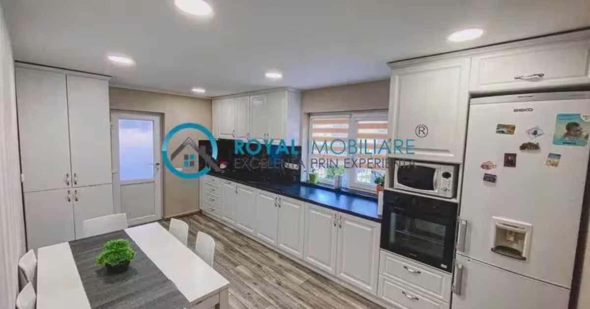 Casă individuală 218 mp cu 10 camere în zona Central, Ploiești