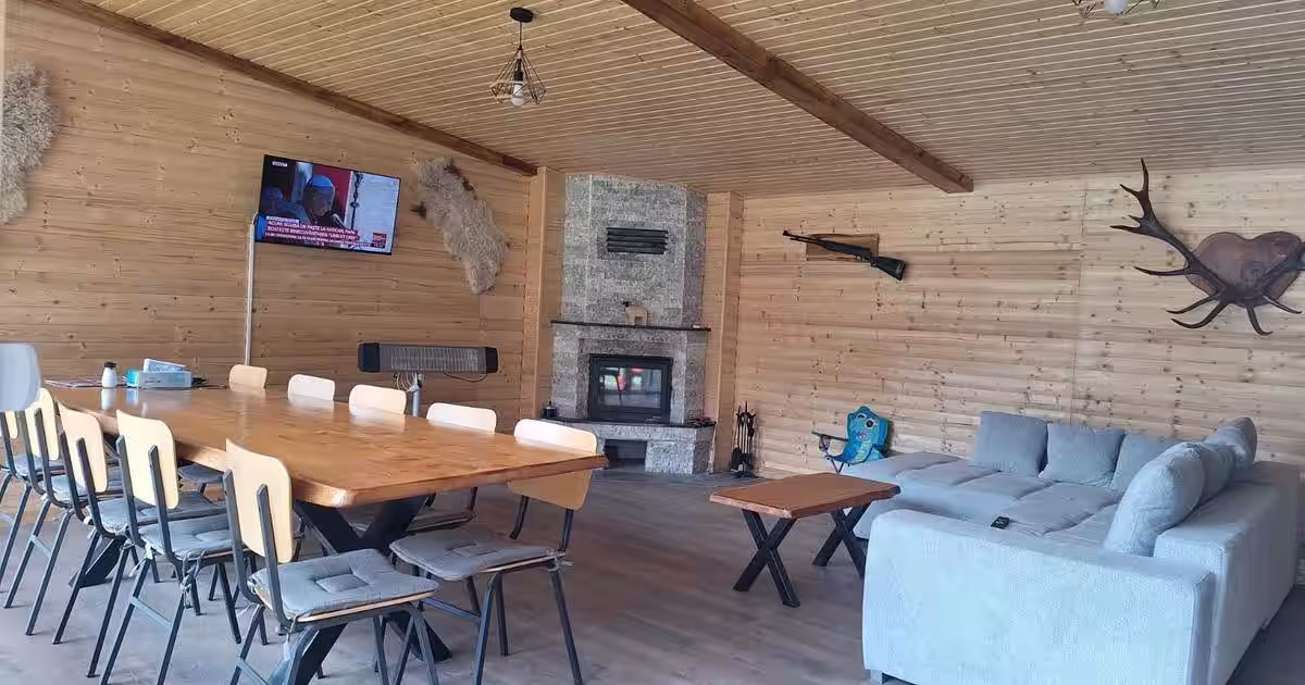 Casă individuală 160 mp cu 5 camere în Rucăr