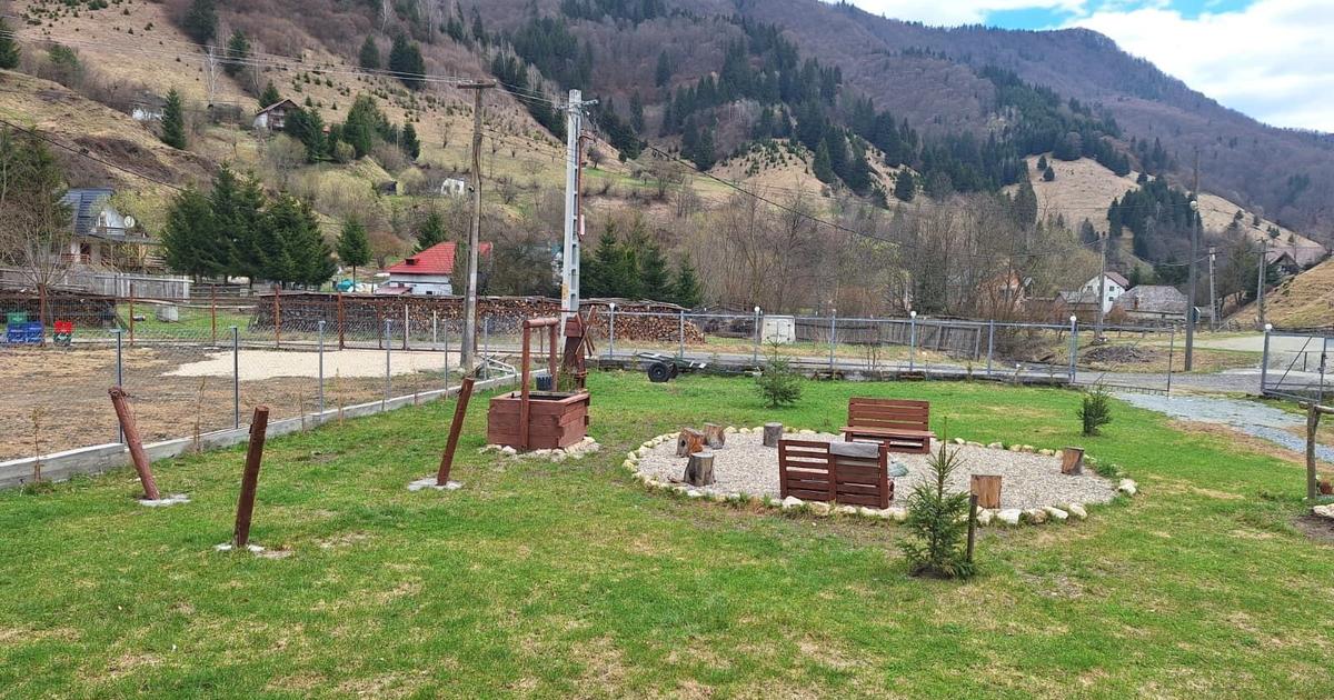 Casă individuală 160 mp cu 5 camere în Rucăr