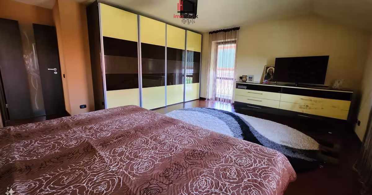 Casă individuală 216 mp cu 3 camere în Șag