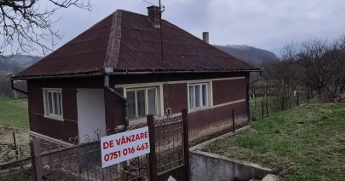 Vând proprietate situată în zonă foarte liniștită și pitorească
