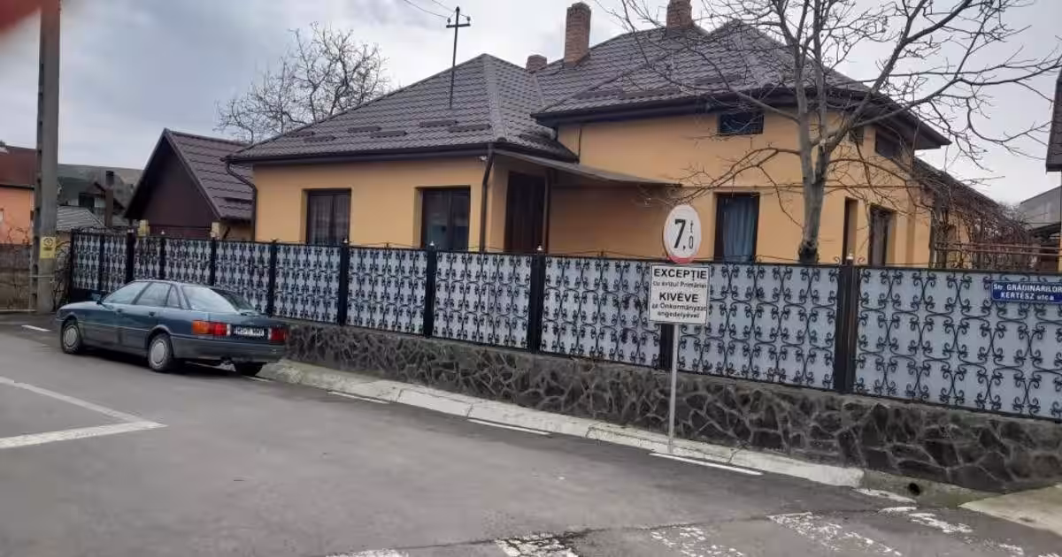 Casă individuală 200 mp cu 5 camere în Sângeorgiu de Mureș