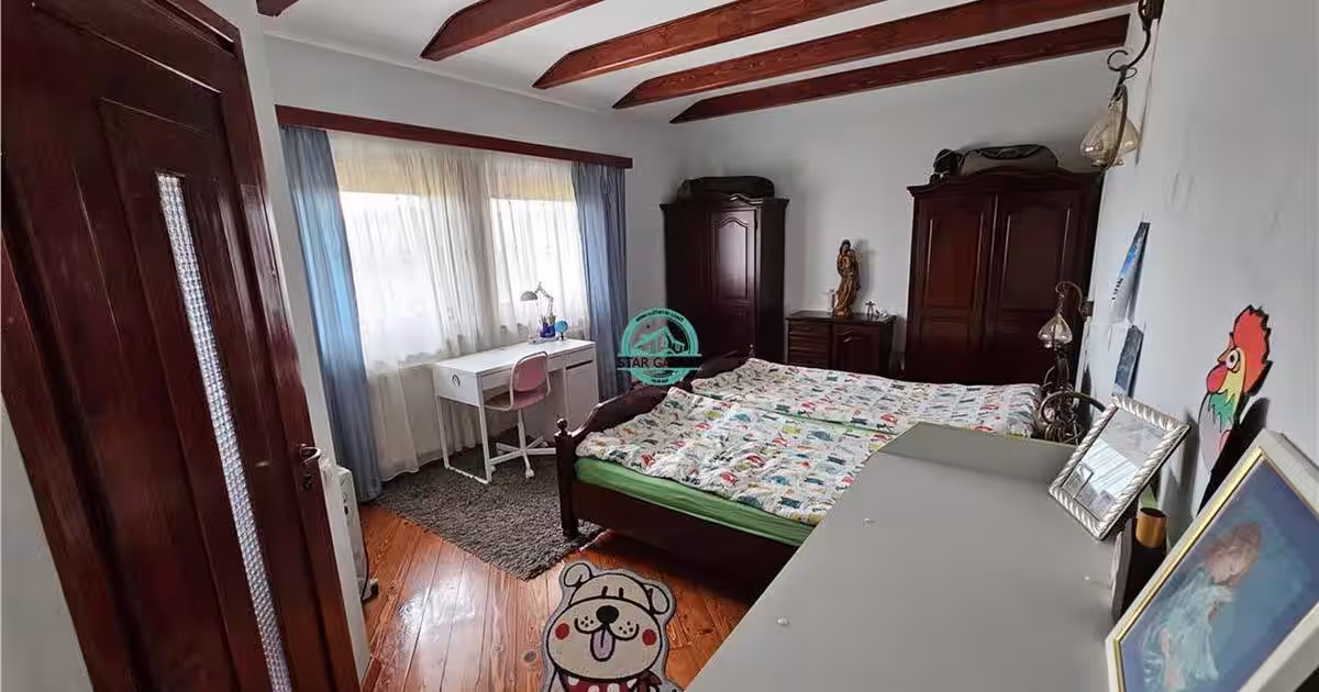 De vanzare casa in rosu cost 2014 pe 2 nivele 2x260mp +mansarda terem 1200mp