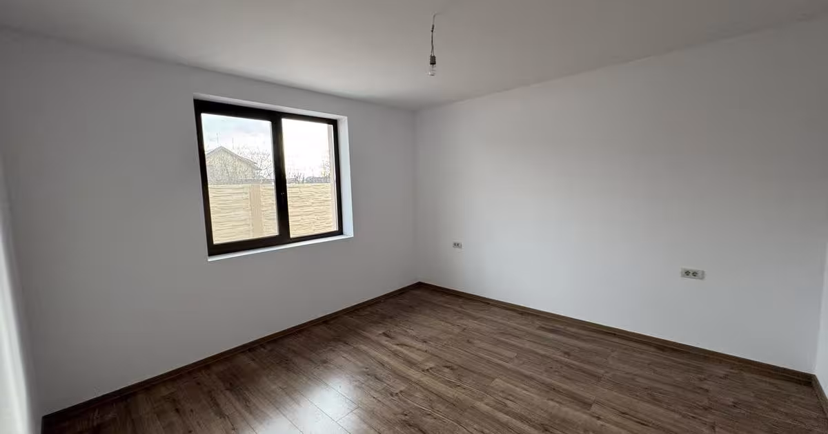 Casă individuală cu 3 camere în Sânmihaiu Român