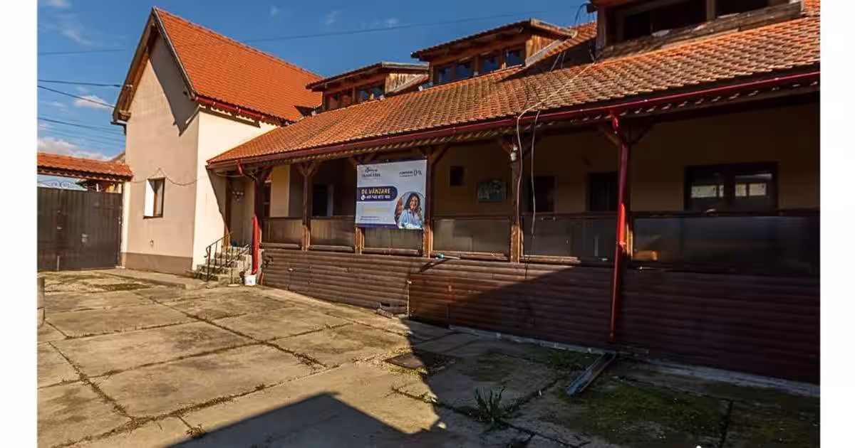 Casă individuală 252 mp cu 8 camere în Saschiz