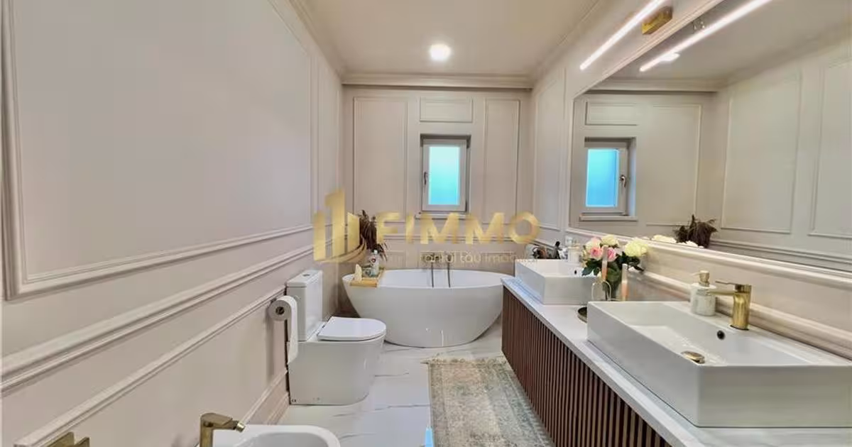 Casă individuală 315 mp cu 7 camere în Sfântu Ilie