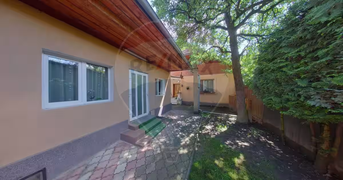 Casă individuală 290 mp cu 5 camere în Sighetu Marmației