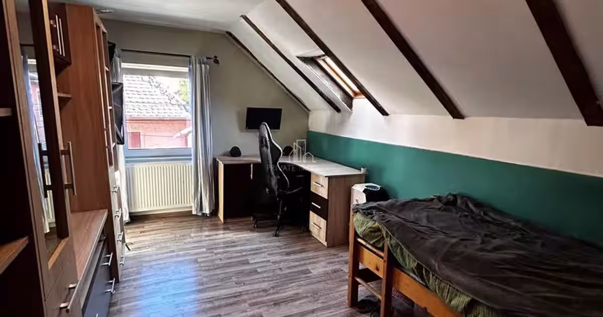 Casa de vanzare, 150 Mp utili, zona Eminescu, Sighisoara