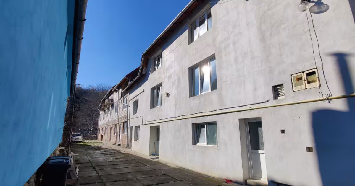 Casă individuală 550 mp cu 20 camere în Slimnic