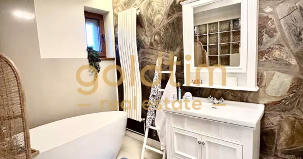 O VILA PERFECTA/IMPECABIL CONSTRUITA/4CAMERE 260MP/TEREN 1000MP/ACCES LAC-PADURE