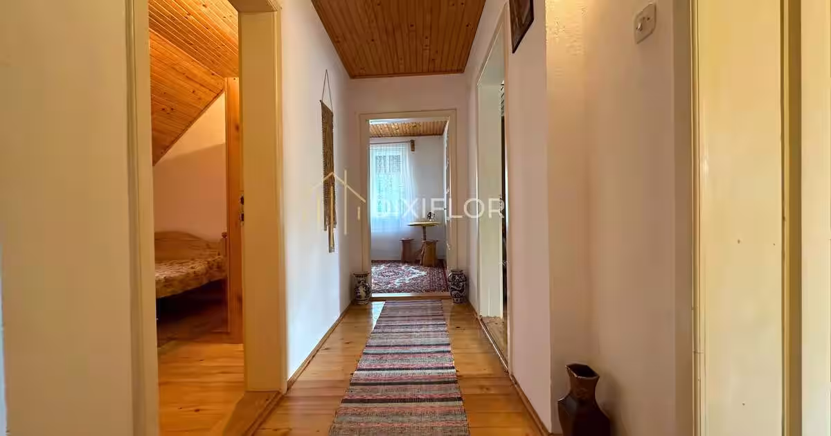 Casă individuală 150 mp cu 4 camere în Sovata