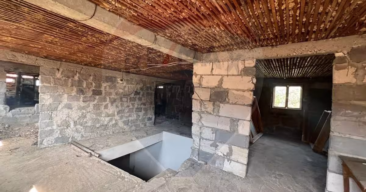 Casă individuală 500 mp cu 6 camere în Străoane