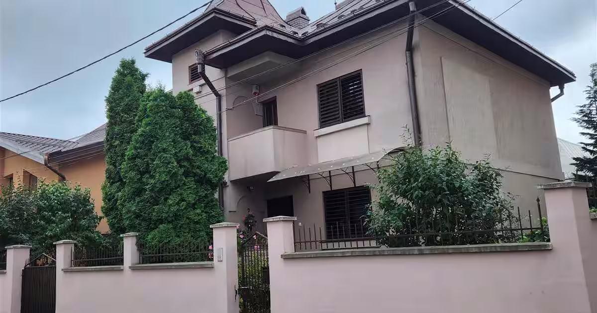Casă individuală cu 8 camere în zona Ultracentral, Suceava