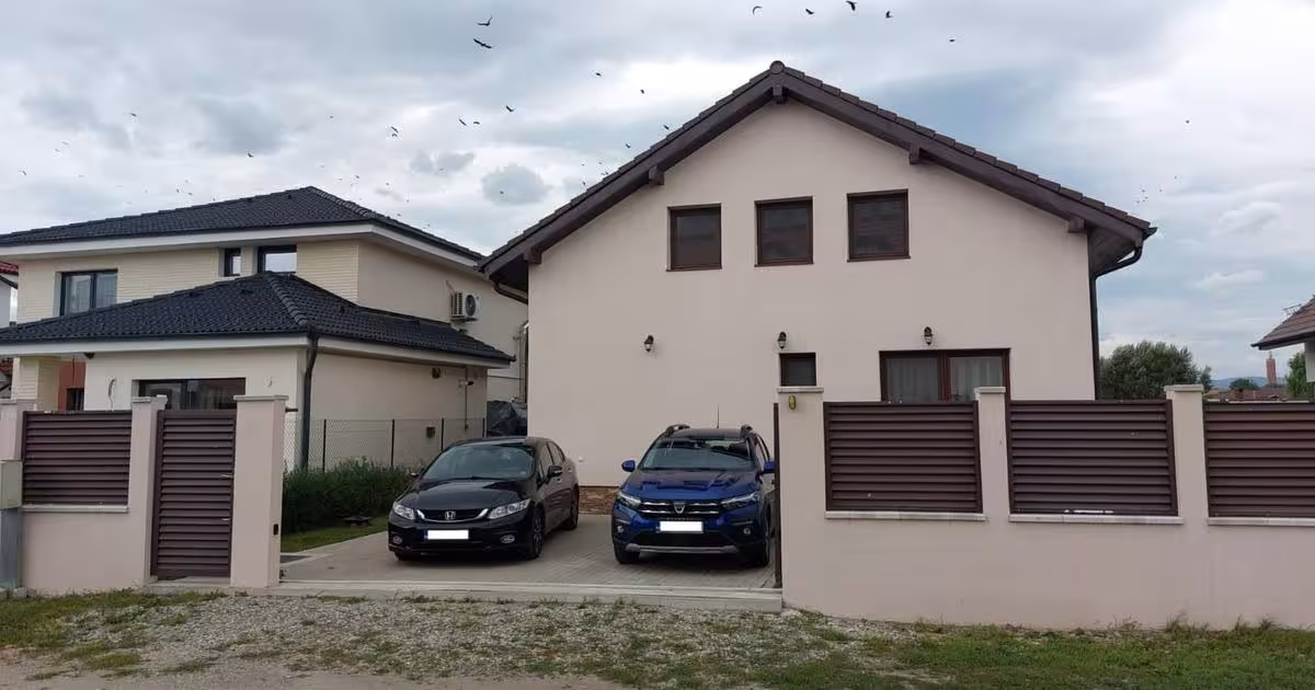 Casă individuală 220 mp cu 4 camere în Șura Mică