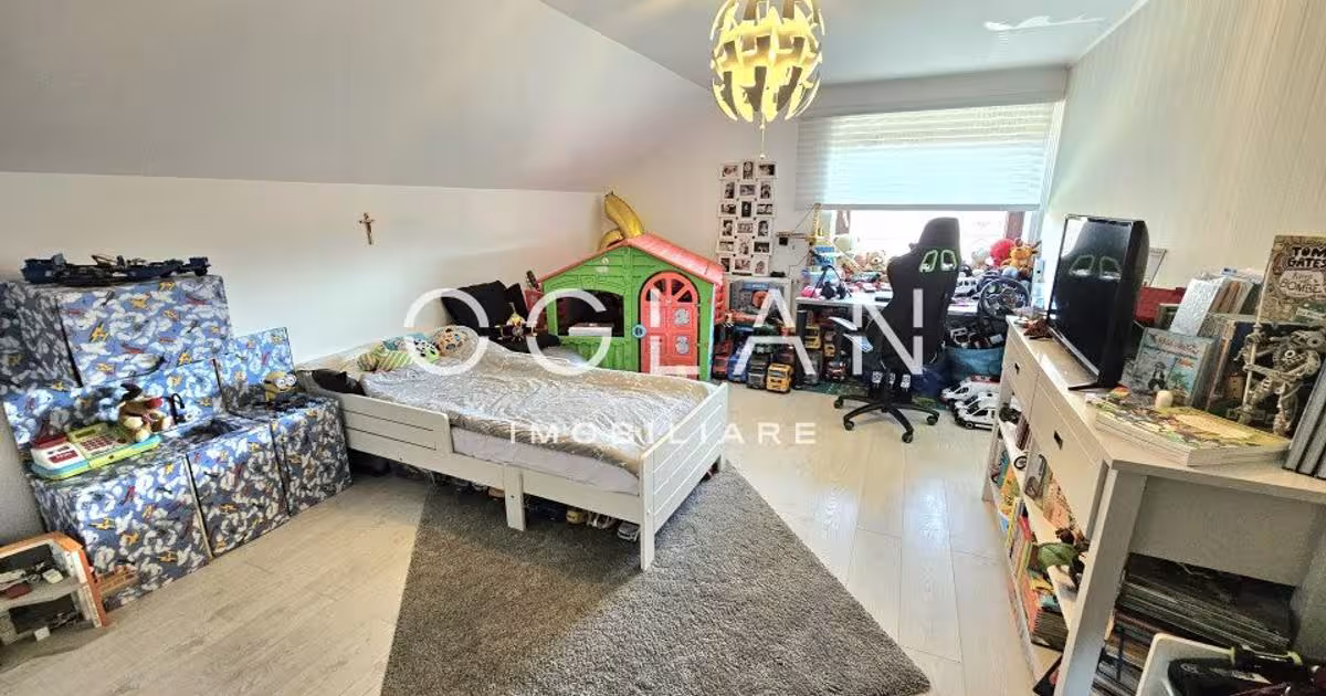 Casă individuală 190 mp cu 4 camere în zona Central, Tălmaciu
