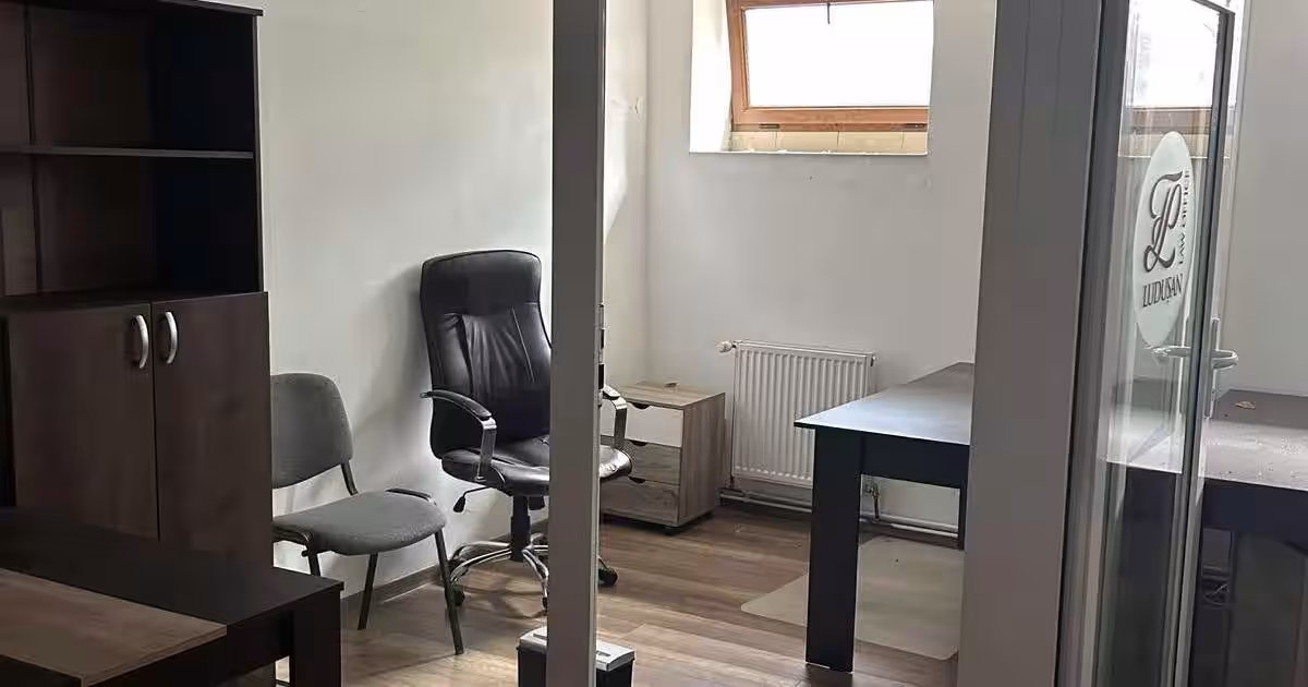 vand central spatiu de  8 plus 3 birouri birouri cu CF separat