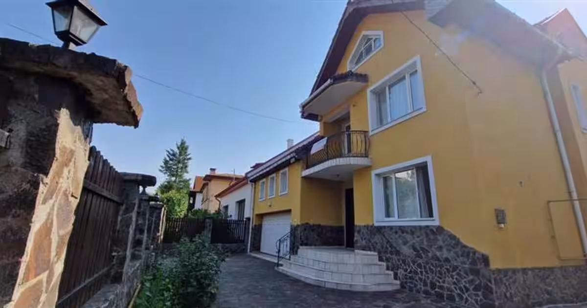 Casă individuală 350 mp cu 6 camere în zona Semicentral, Târgu Mureș