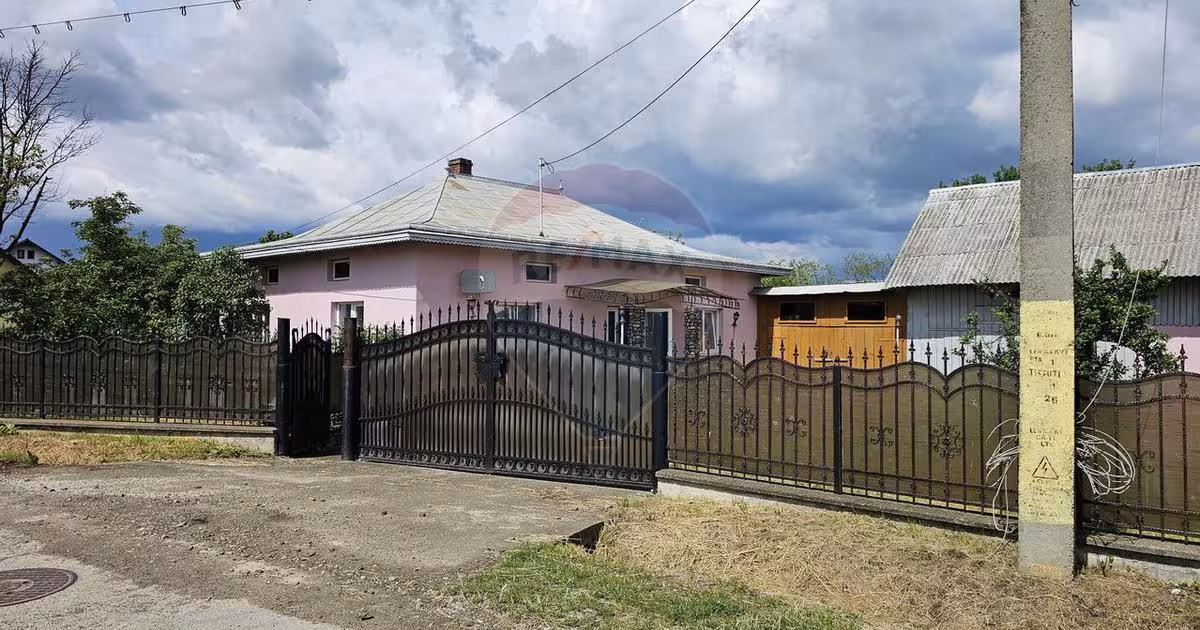 Casă individuală cu 3 camere în Tișăuți