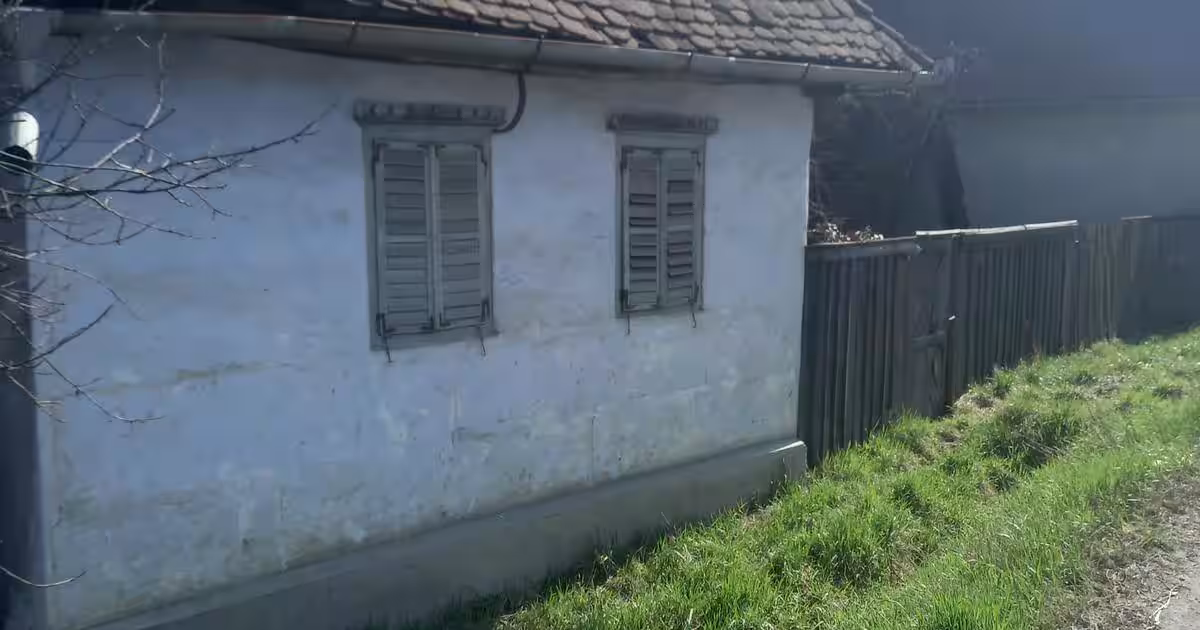 Casă individuală 50 mp cu 2 camere în Trei Sate