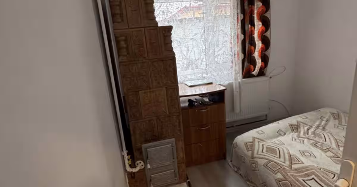 Casă individuală 112 mp cu 3 camere în zona Central, Vălenii de Munte