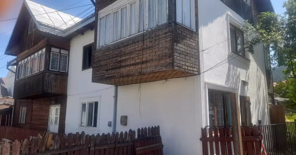Casă individuală 110 mp cu 5 camere în zona Exterior Vest, Vatra Dornei