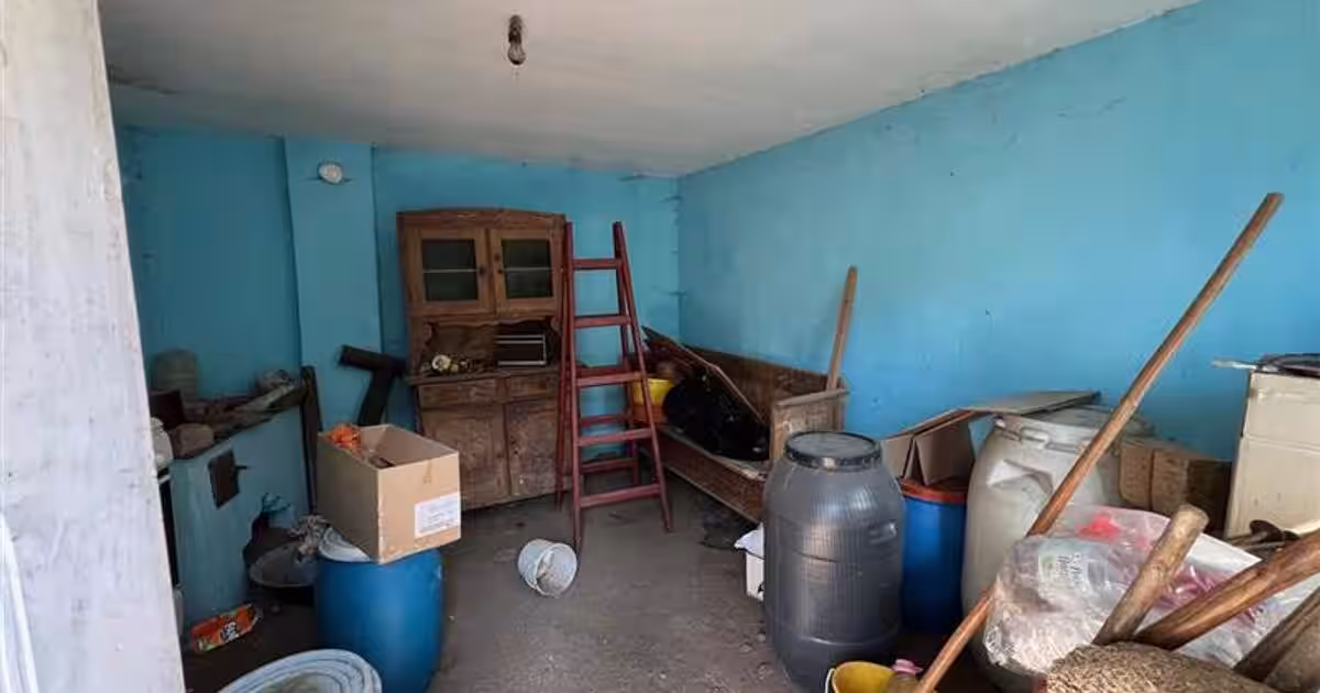 De vanzare casa veche+teren de 50 arii in Vidrasau