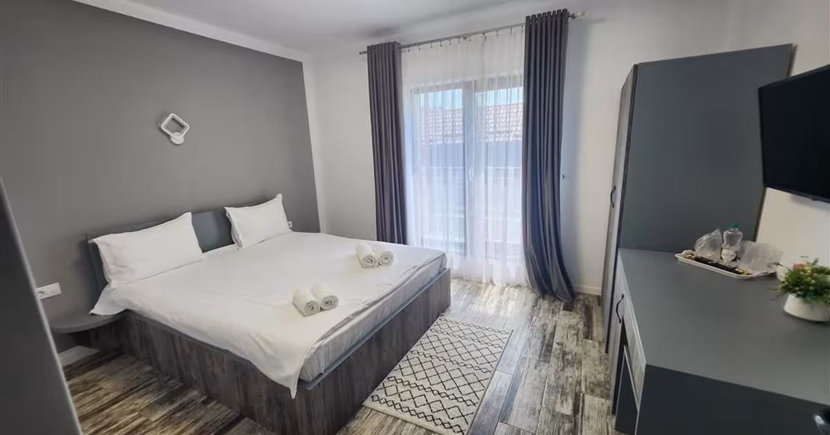 Casă individuală cu 12 camere în Voroneț