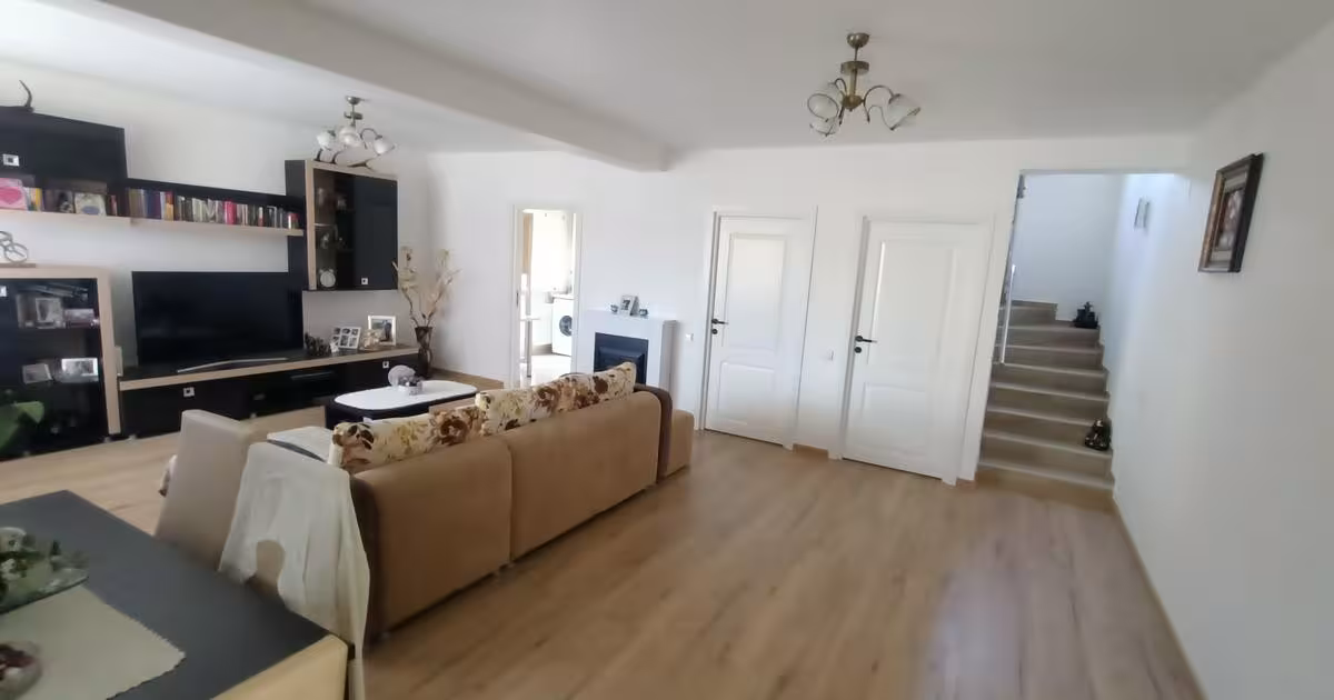 Duplex 108 mp cu 4 camere în Florești