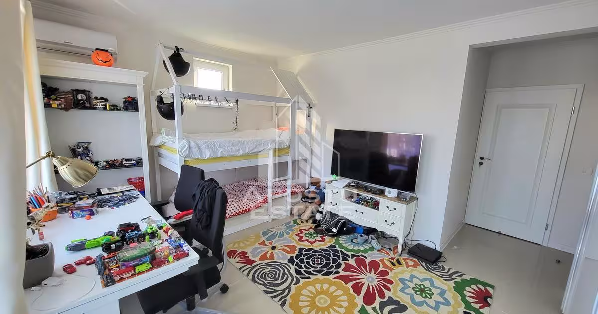 Duplex 210 mp cu 6 camere în Ghiroda