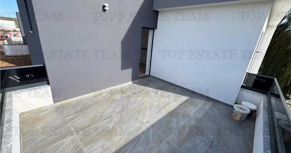 Duplex 120 mp cu 4 camere în Malu Mare