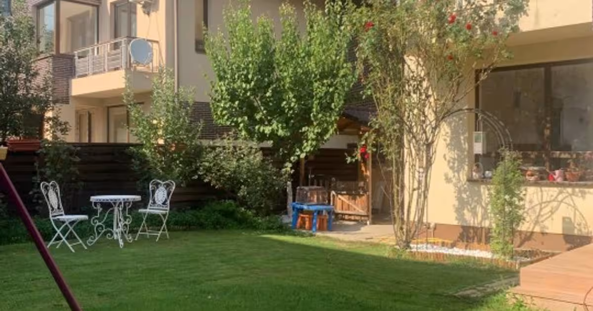 Duplex 181 mp cu 5 camere în Ostratu