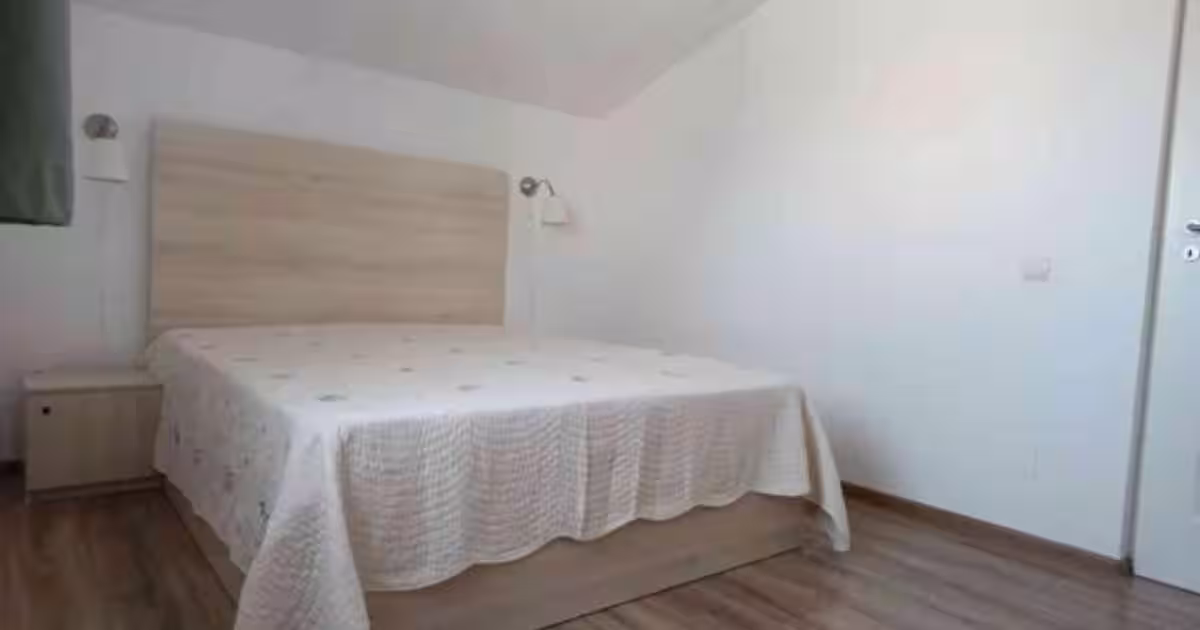 Duplex 90 mp cu 4 camere în Roșu