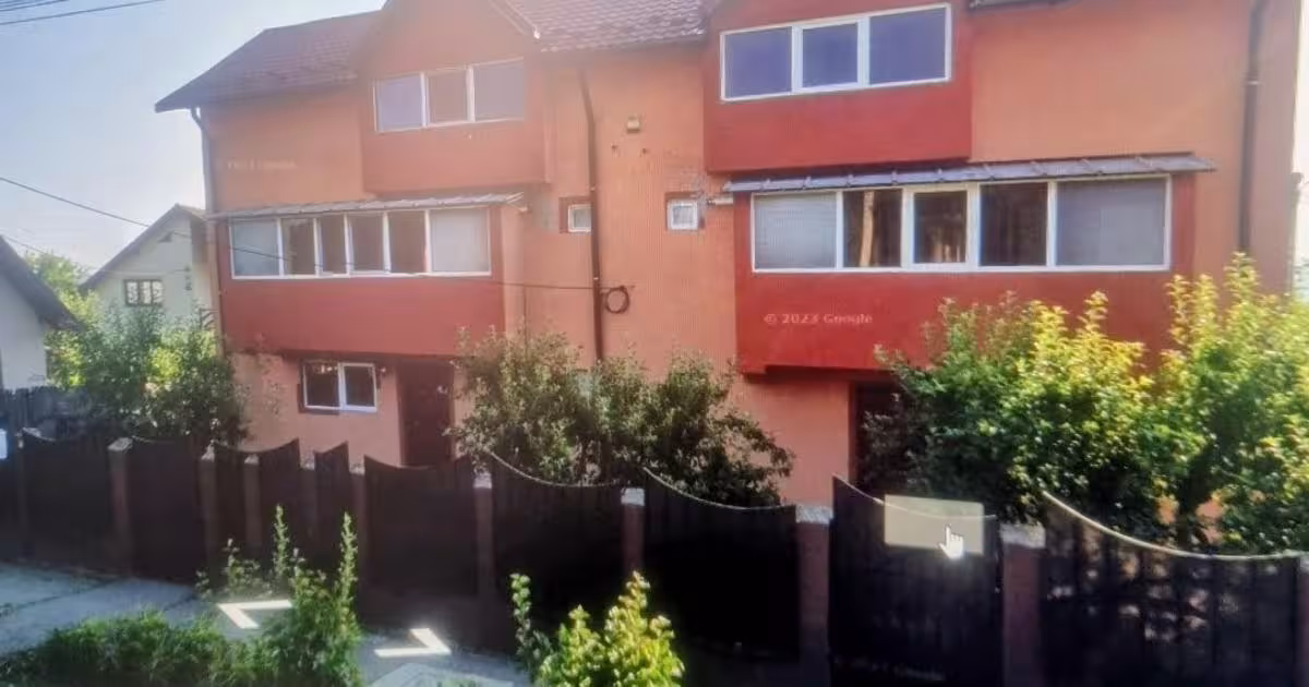 Duplex 300 mp cu 5 camere în Schiau