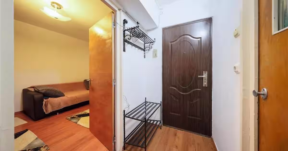 Garsonieră decomandată în zona Noua, Brașov