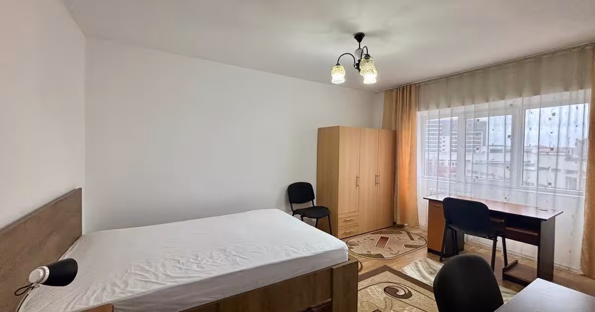 Garsonieră decomandată în zona Palat, Iași