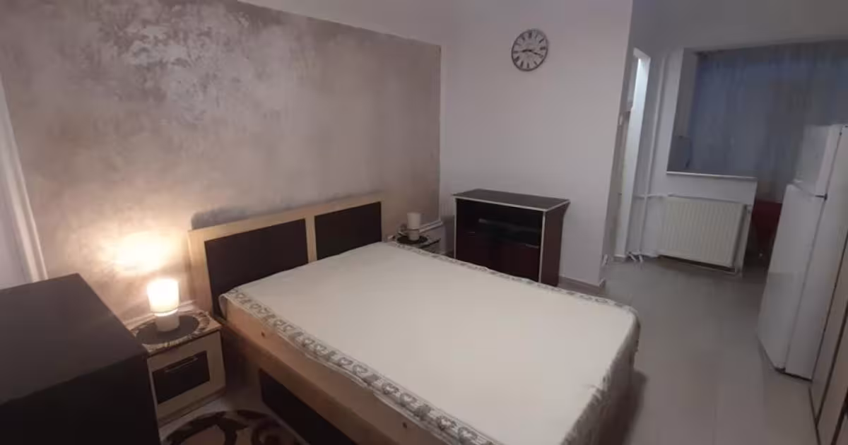 Garsonieră decomandată în zona Podu Roș, Iași